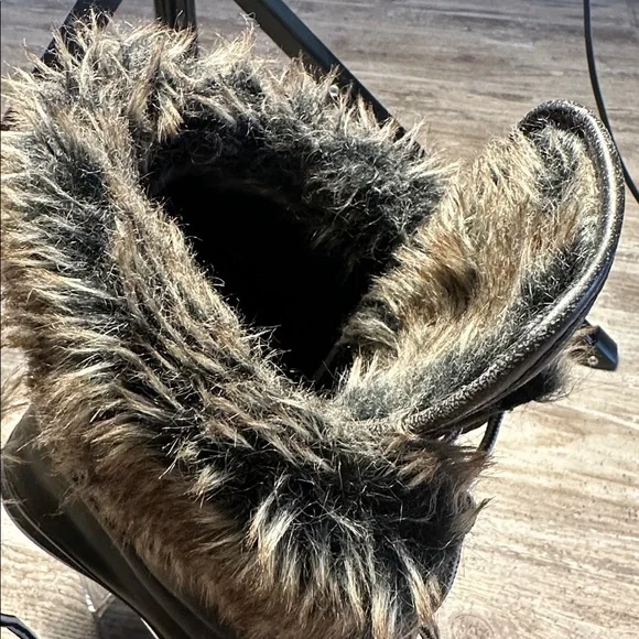 Black and Grey Fur-Lined Winter Duck Boots - Picture 2 of 9